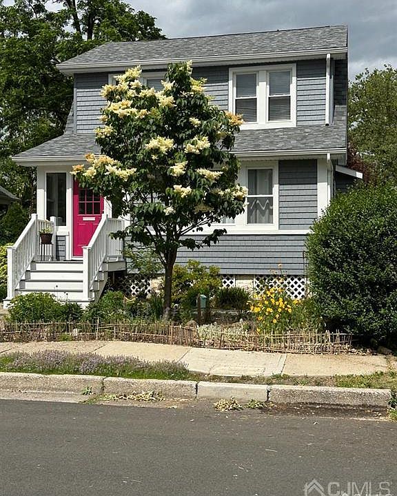 2nd image of 114 Columbia Ave