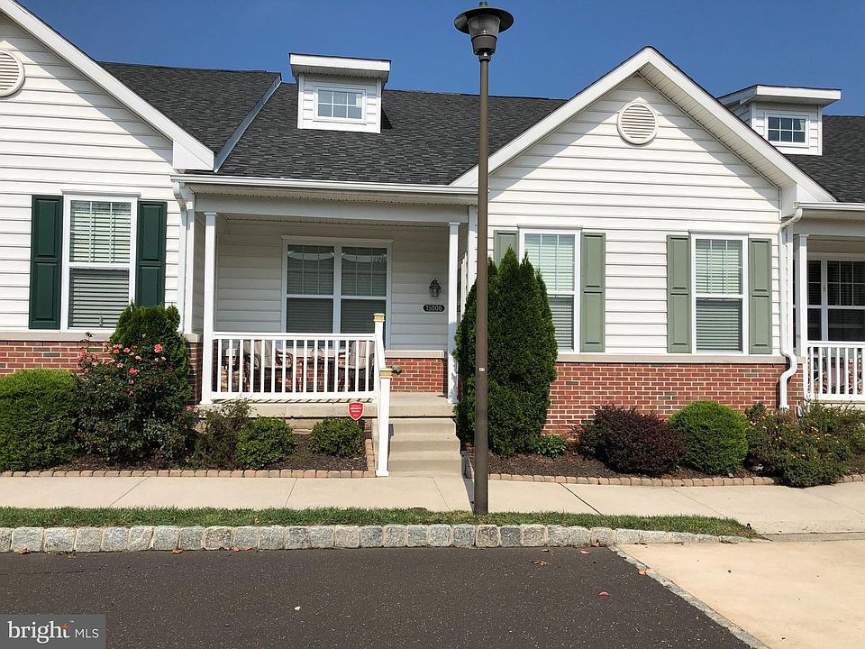 1st image of 15006 Dahlia Dr