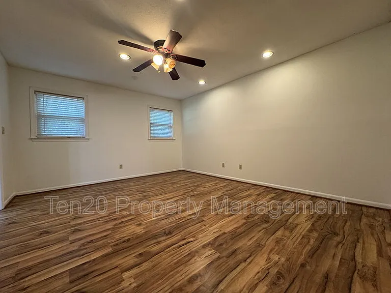 6446 Gloucester Ct — Photo 19