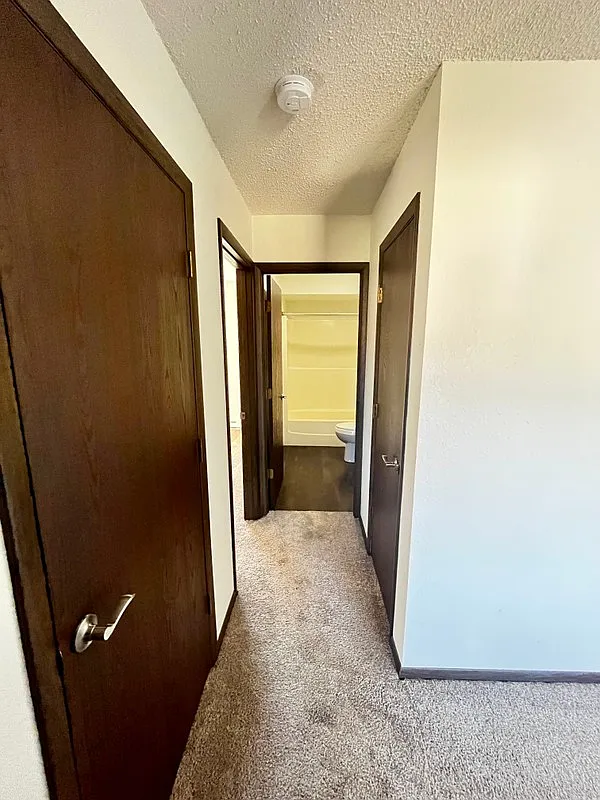 2 bed, 1.0 bath, 840 sqft, $900 — Photo 3