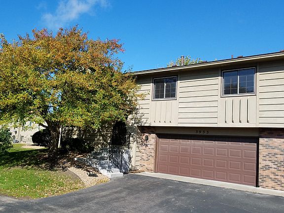 2nd image of 3933 Orchid Ln N