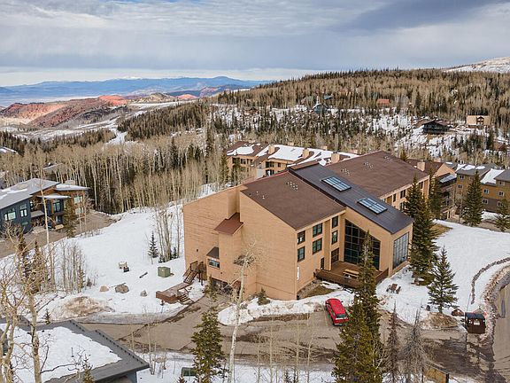 3rd image of 150 W Ridge View St #240