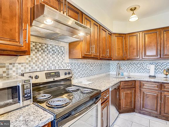 4th image of 12 Sausilito Ct