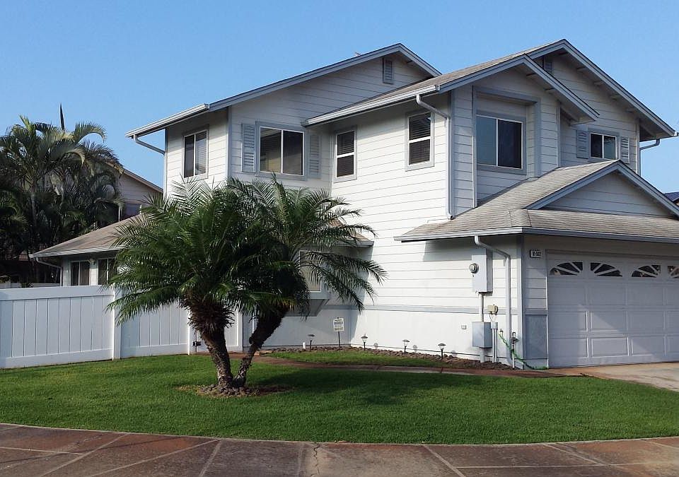 4 bedroom 3 FULL bath CORNER LOT HOME