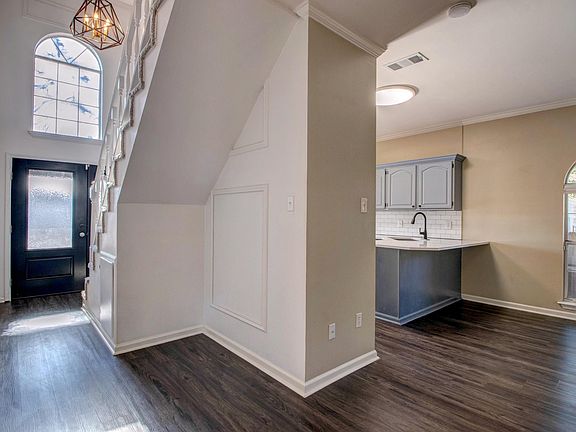 3rd image of 12212 Rainwood Rd