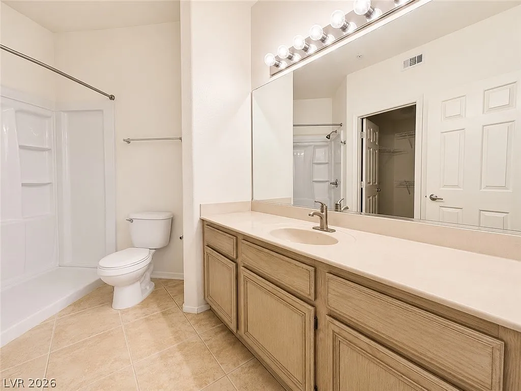 2 bed, 2.0 bath, 906 sqft, $1,600 — Photo 2