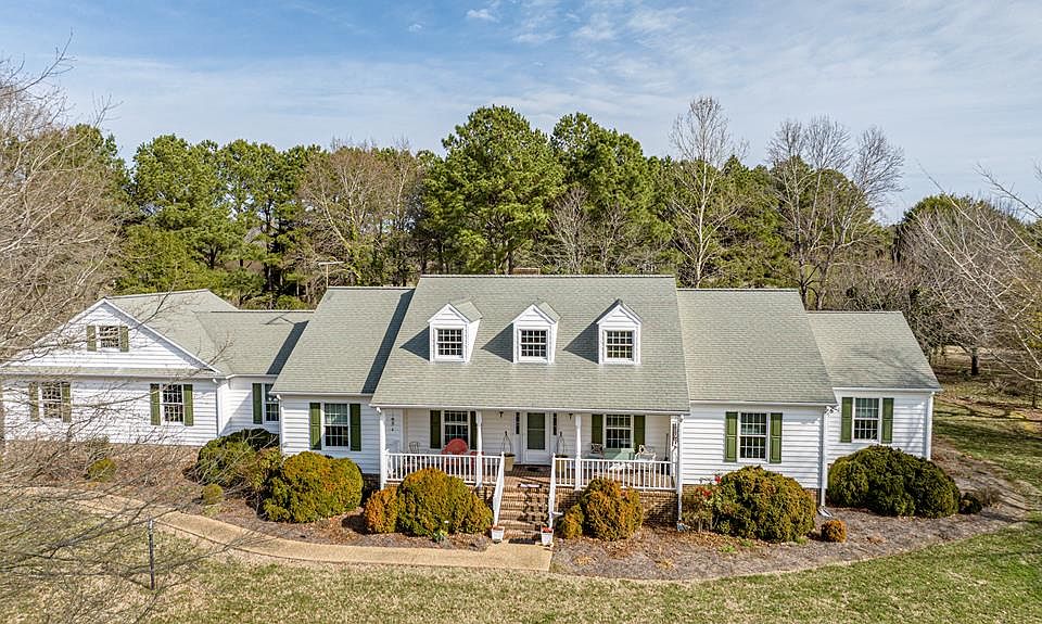 1st image of 35367 Cove Ln