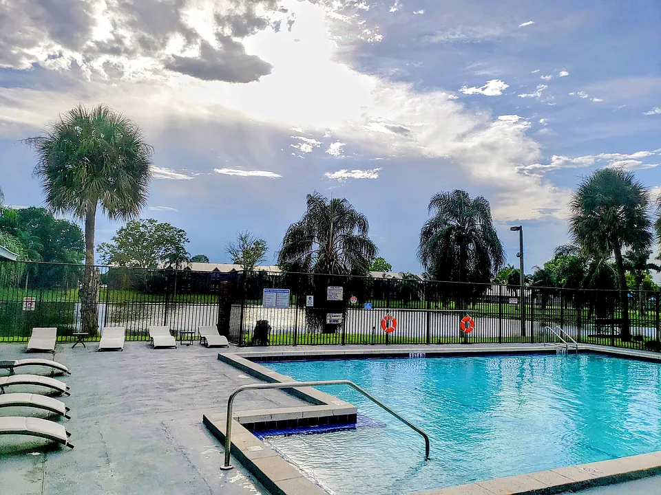 Lake View Villas