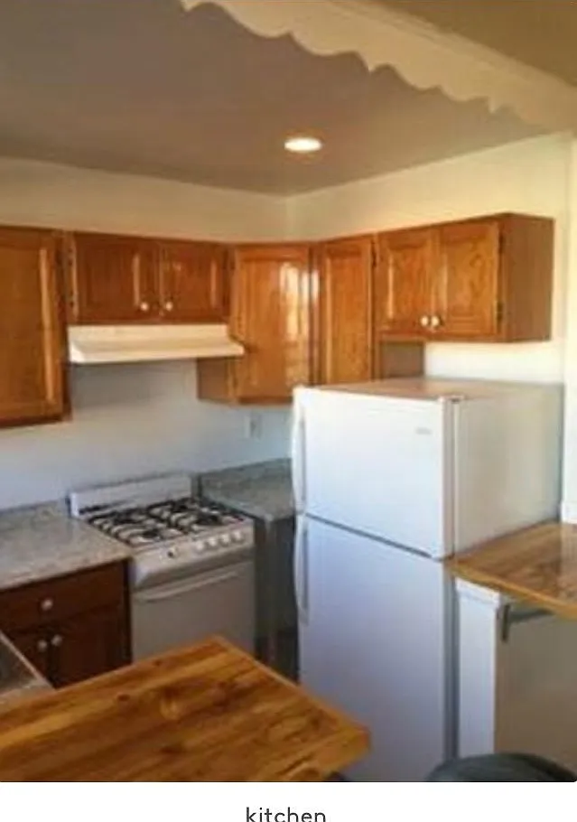 1420 Hellerman St — Photo 2