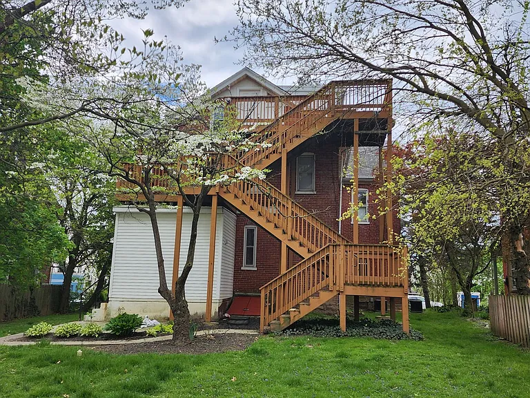1113 E. King St. — Photo 19