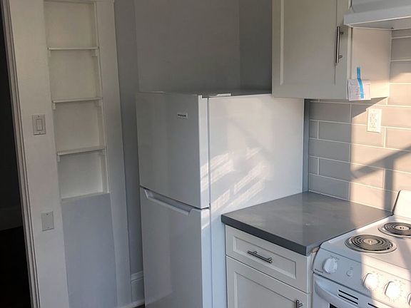 2nd image of 1818 Hyde St #6