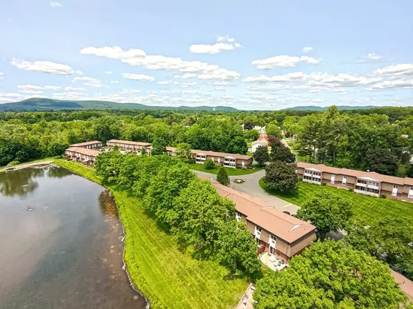 14 Hillcrest Park Unit 14, South Hadley, MA 01075