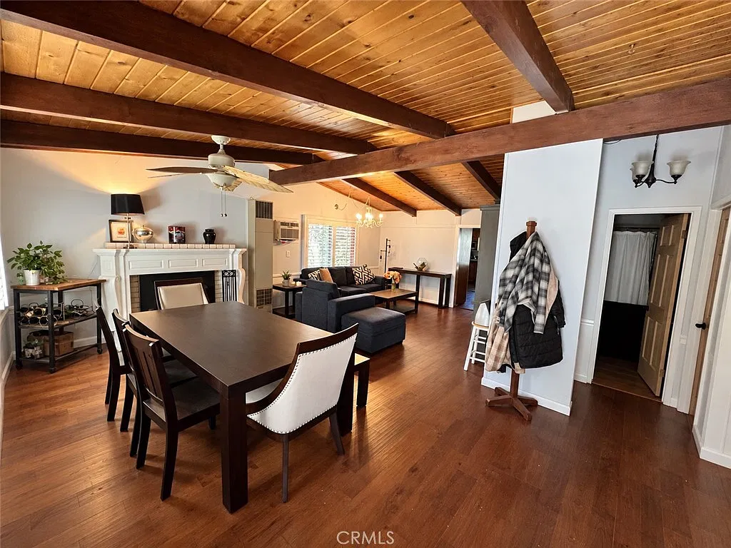 2 bed, 1264 sqft, $2,300 — Photo 2