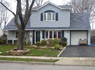 3681 Martha Blvd, Bethpage, NY 11714
