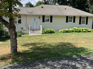 26 Skyline Dr, Brookfield, CT 06804