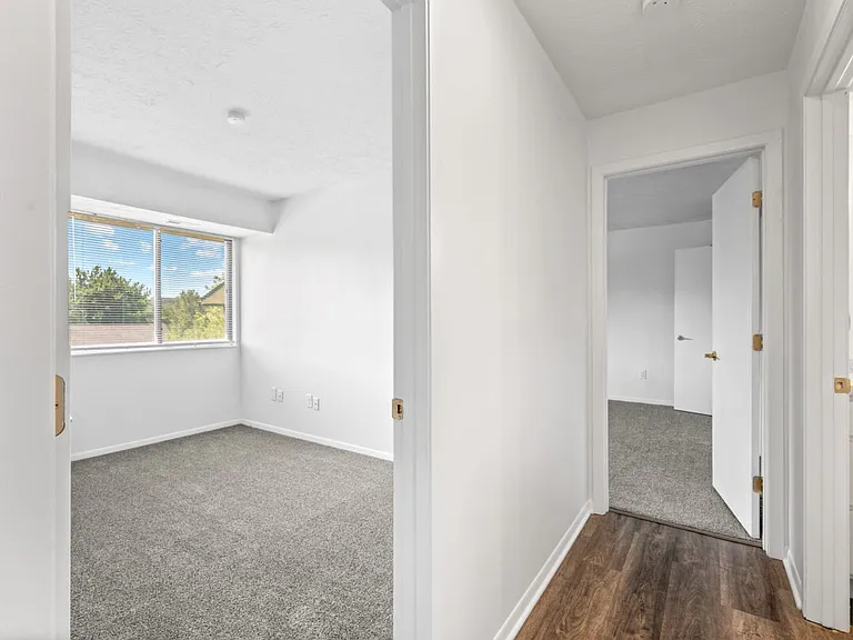Pheasant Run Apartments — Photo 10