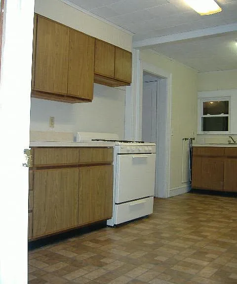 1940 Thomaston Ave #3 — Photo 3