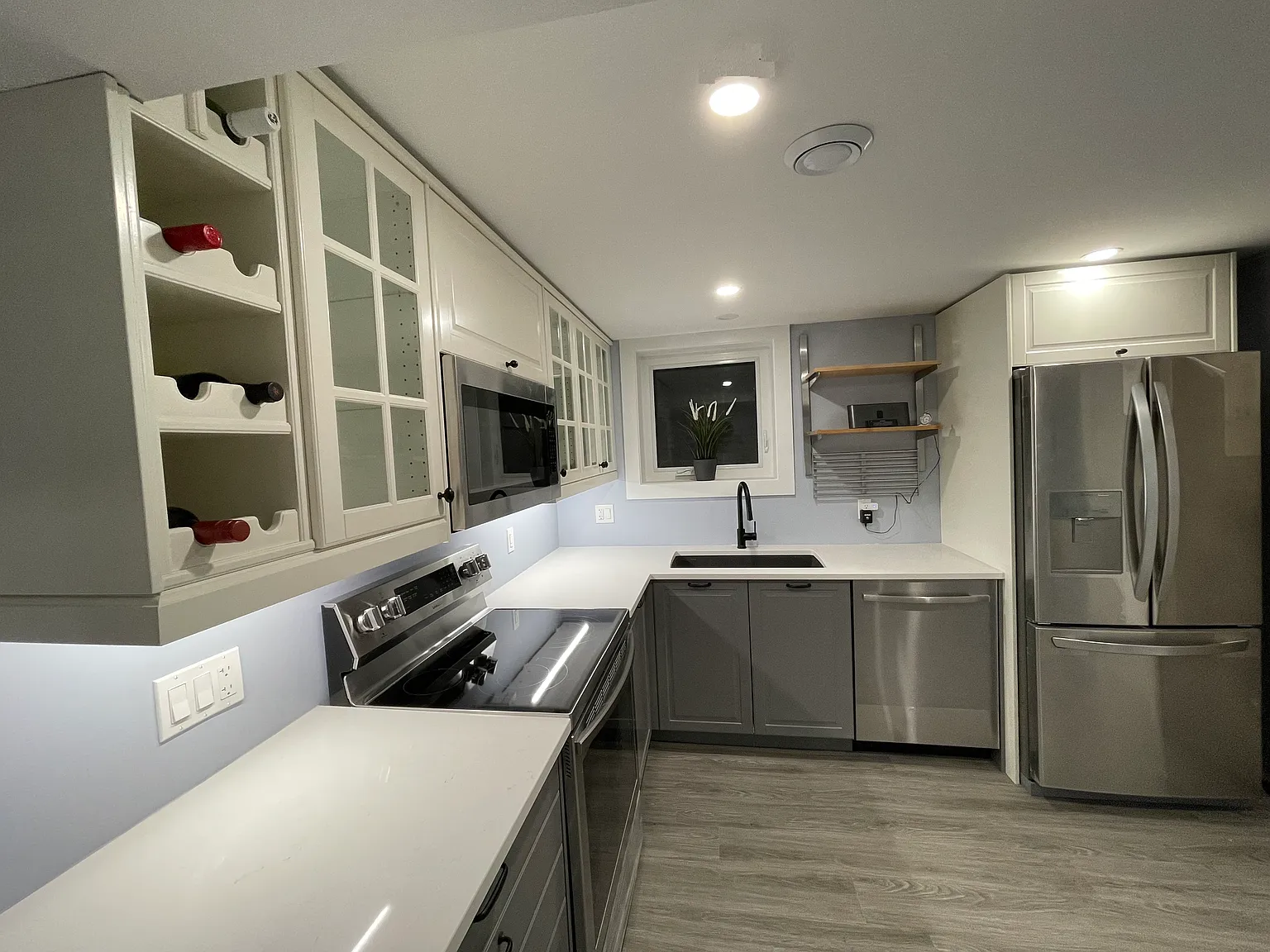 457 Magnolia Cres #B photo 1