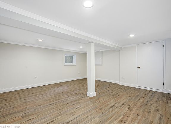 3rd image of 4839 N Saint Louis Ave #1