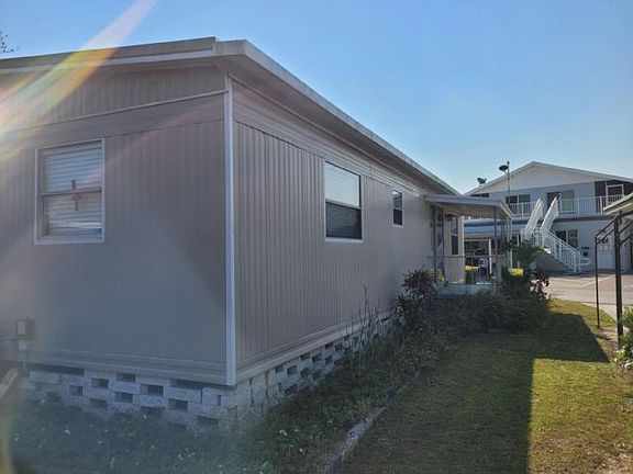 3rd image of 93186 2nd St #186