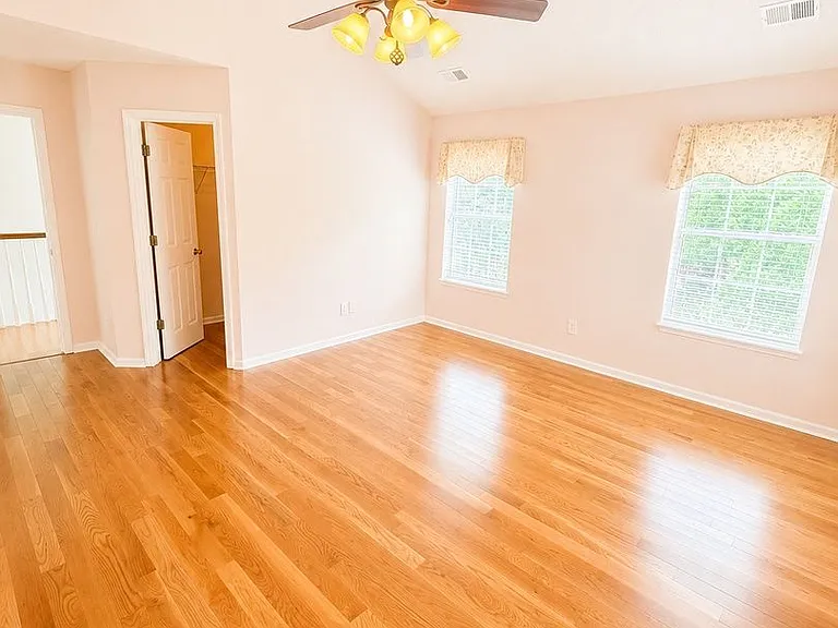 1525 Clarendon Way — Photo 13