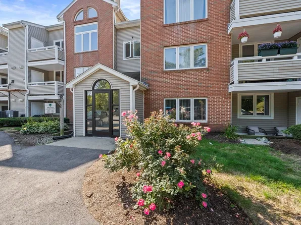 10 Chapman St Unit 205, Weymouth, MA 02189