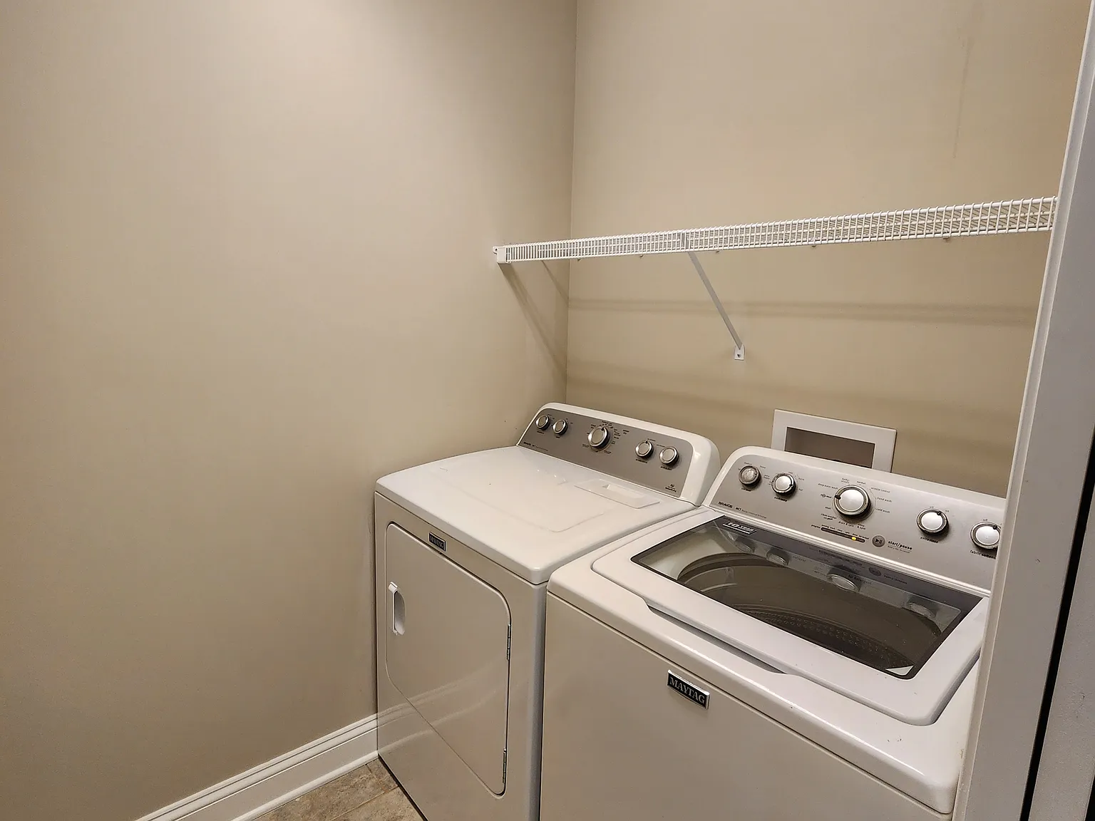 3 bed, 2.5 bath, 1632 sqft, $2,300 — Photo 4