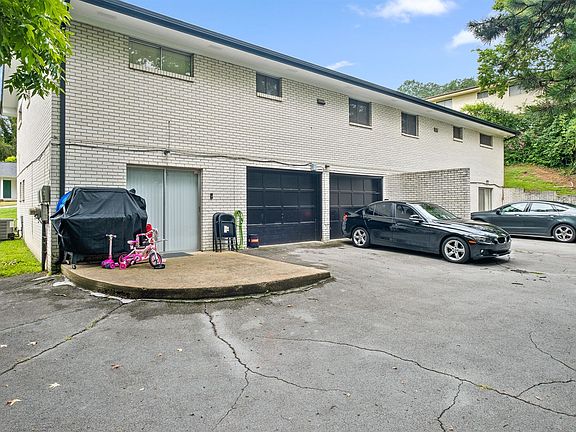 4th image of 3415-3417 Betty Ln