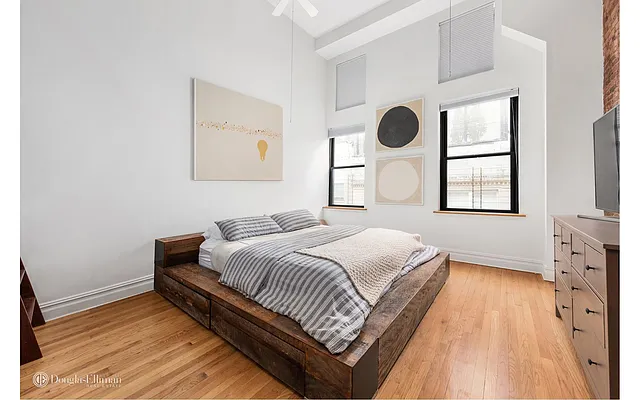 Sold by Douglas Elliman | media 15