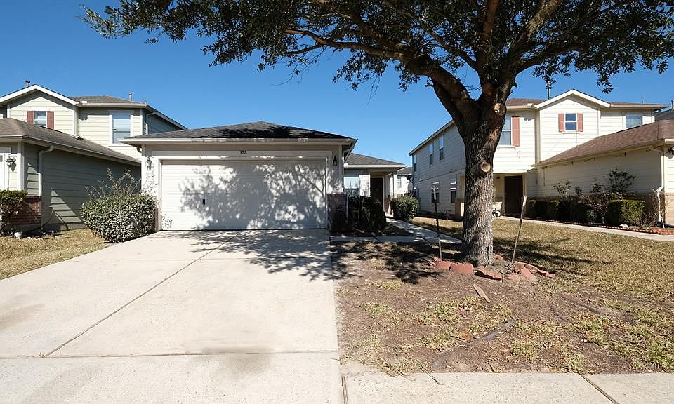 1st image of 327 Mantova Dr
