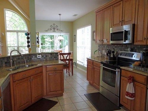 5th image of 102 Peralta Cir