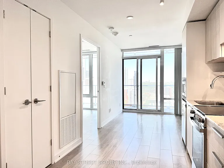 18 Maitland Ter #2201 — Photo 8
