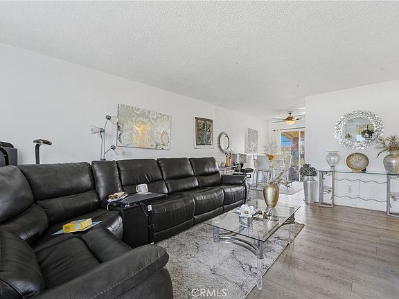 4th image of 645 W Winchester Ave