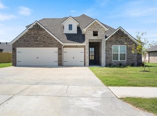 877 Ardiano Ave, Tontitown, AR 72762