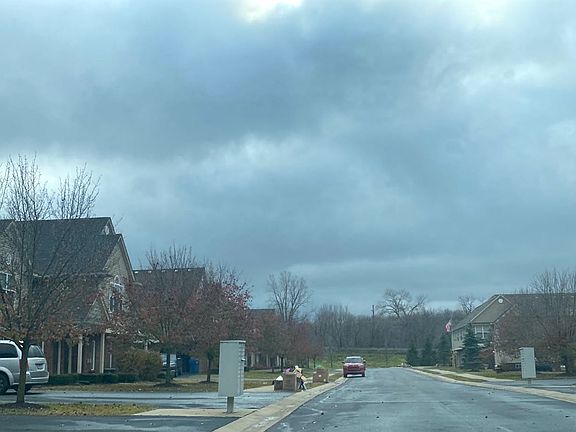 5th image of 49087 W Woods Dr