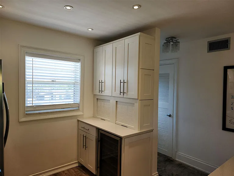 301 Cambridge Rd #301 — Photo 8