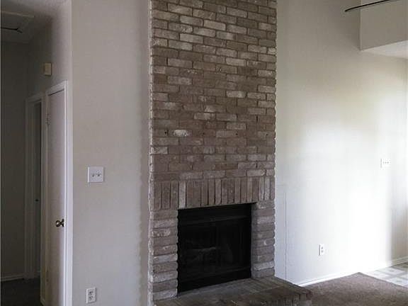 2nd image of 2608 Clayton Oaks Dr