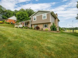 390 Donahey Ave NE, New Philadelphia, OH 44663