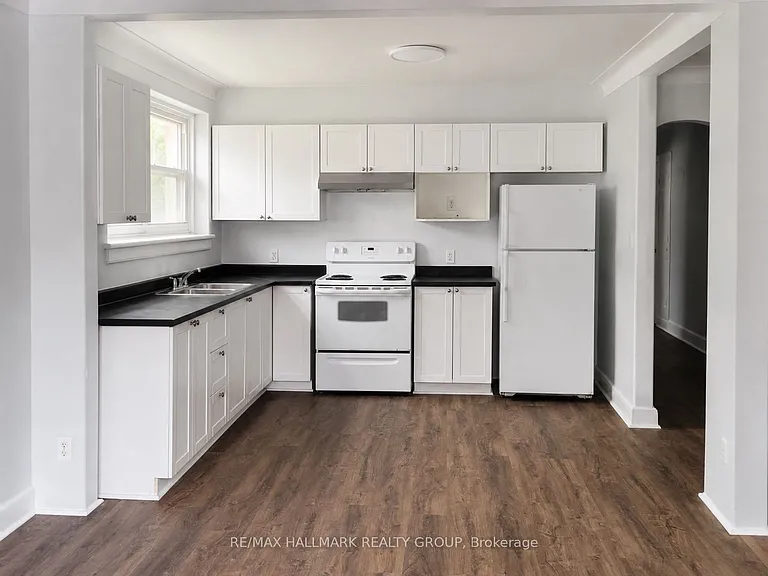 20 Charlotte St #2 — Photo 3