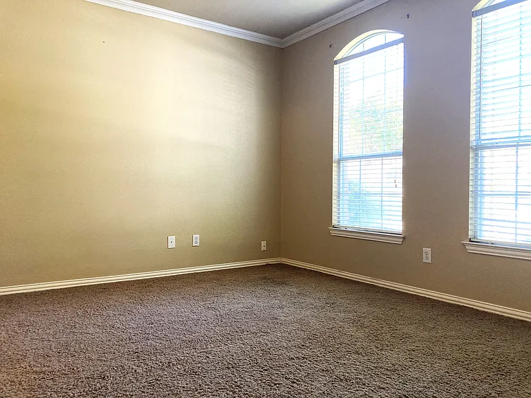 630 Waterview Dr — Photo 15
