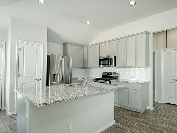 4th image of 216 Stone Canyon Dr