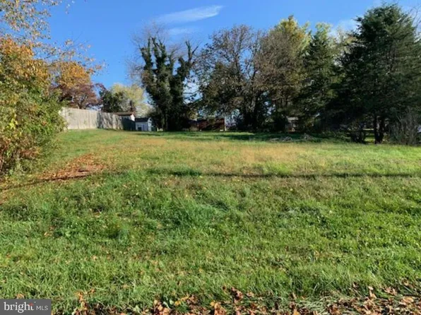 507 3rd St, Luray, VA 22835