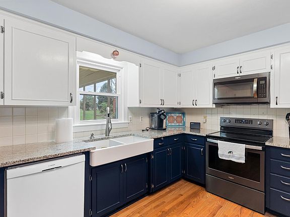 3rd image of 5904 Comanche Pl