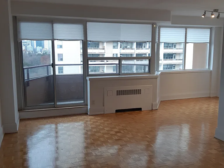 77 Saint Clair Ave E — Photo 22