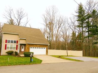 127 Briarwood Ln, Beckley, WV 25801