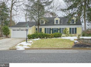 6 Westwood Dr, Haddonfield, NJ 08033