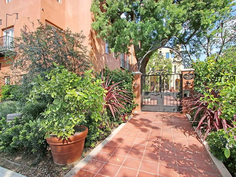 Los Patios De Cordova — Photo 12