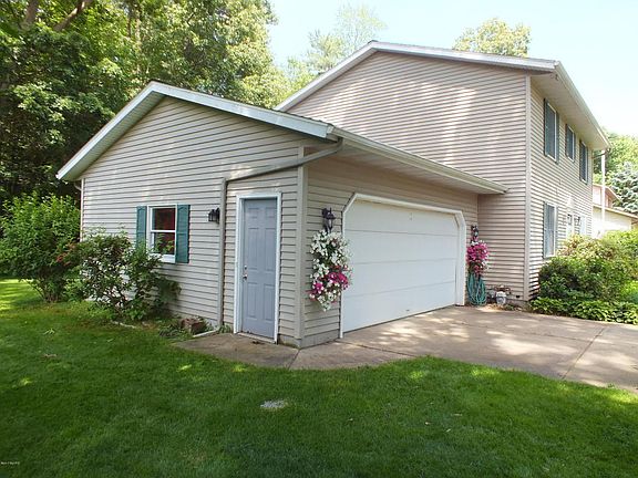 4th image of 15291 Canary Dr