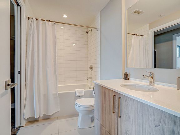 2nd image of 1140 Wellington St W #12ba9a619