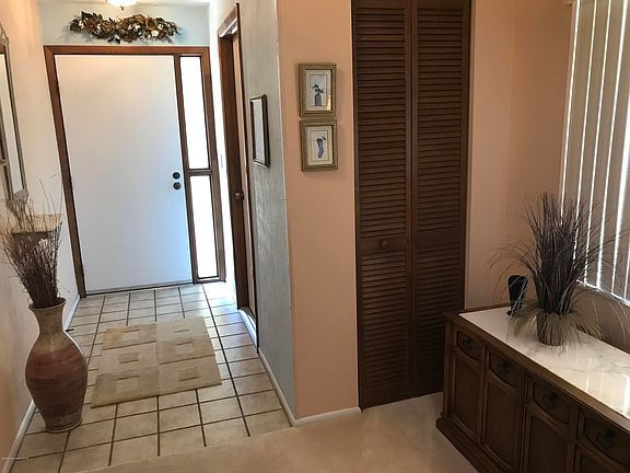 5th image of 413 Hawthorne Ct